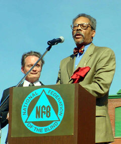 Chief Judge Robert Bell addresses the audience.