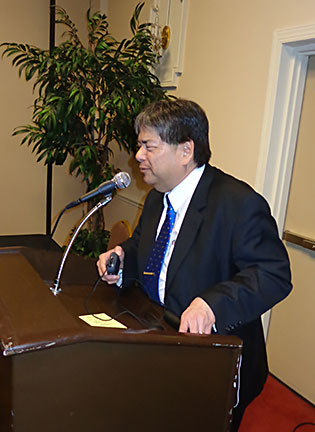 Curtis Chong demonstrating tech at 2015 Alabama state convention