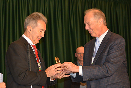Michael McCulloch accepting the Bolotin Award