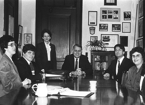 Scott (seated on left) and other NFB members during a meeting with Senator David Durenberger of Minnesota in 1987.