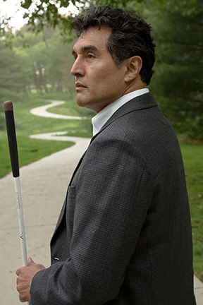 Carlos R. Serv&aacute;n 