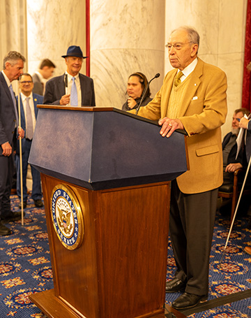 Senator Chuck Grassley addresses NFB members at the Congressional Reception.