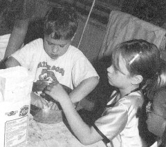 Picture of Joane Gabias and her brother,

Jeffrey.(19631 bytes)