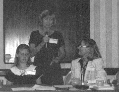 Photo of Heather, her mother and Donna Jon(19593 bytes)