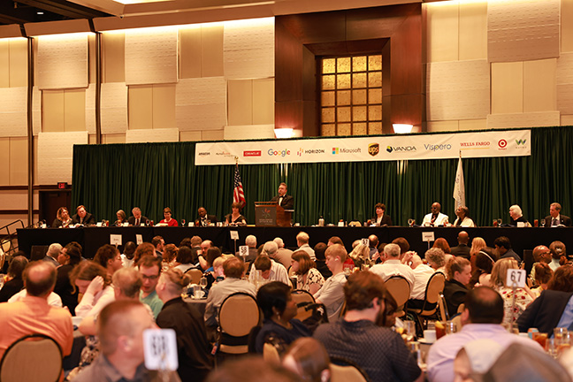 NFB President Mark Riccobono addresses the crowd at the NFB National Convention Banquet.