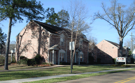 The LCB�s guest apartments are located across the street from the students� housing. Each apartment can house up to eight people in four double rooms, each with its own bath. Visitors, senior retreat participants, and summer program students all use these facilities.