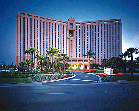Palm-lined drive leading to front entrance to Rosen Centre Hotel