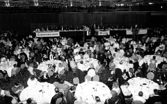 Exuberant Federationists crowded  the banquet room Fridan evening,