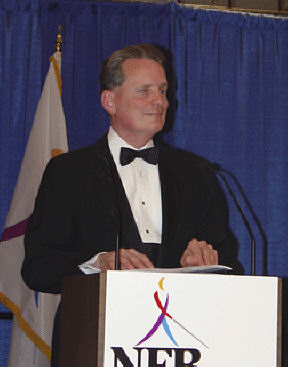 President Marc Maurer delivers the 2004 banquet address.