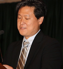 Dennis Hong