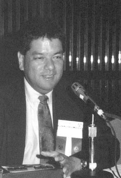 Photo of Curtis Chong(20216 bytes)
