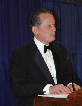 Marc Maurer delivers the 2005 banquet address.